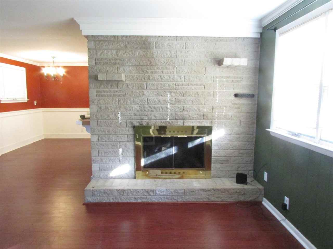 1103 Oak Dr - Photo 3 of 19