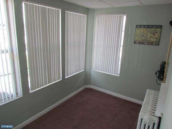 1117 Maple St - Photo 3 of 25