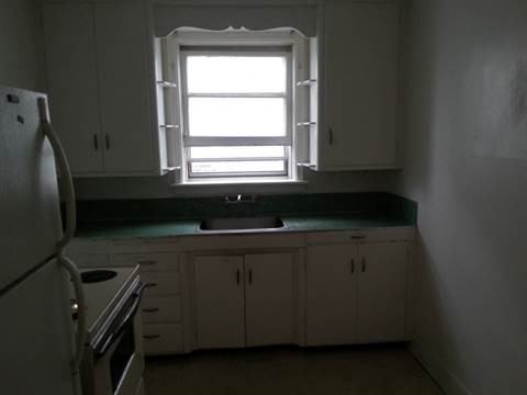 300 Albinson St - Photo 2 of 8