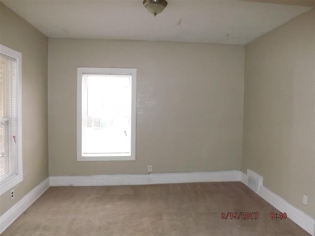 2934 Wayne Ave - Photo 3 of 11