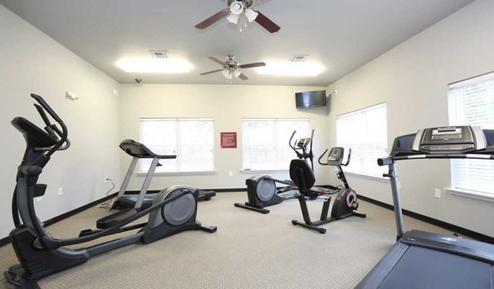 1609 E Harding St - Photo 3 of 50