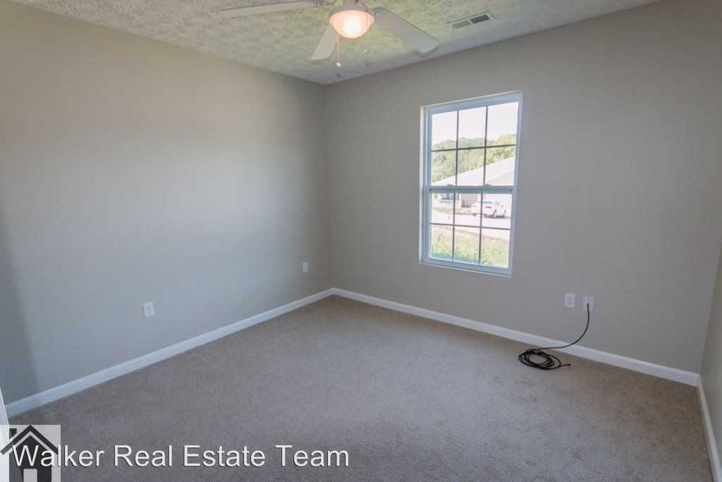 20978 Harbor Ln - Photo 2 of 46
