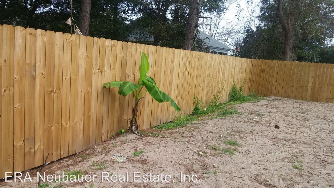 2525 Beech St - Photo 2 of 7