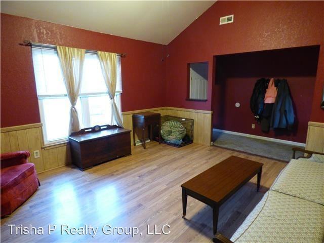 112 Ethel Ln - Photo 3 of 13