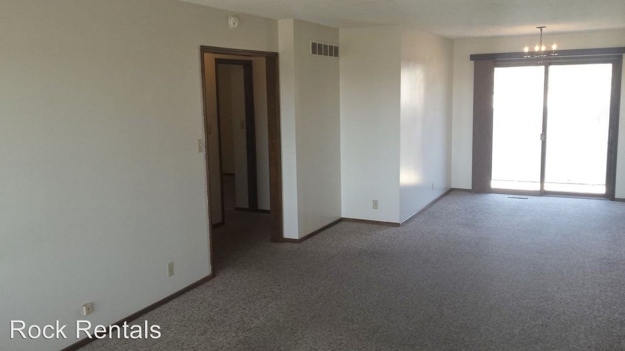 804 E 43rd Ave - Photo 2 of 14