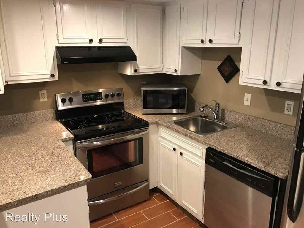 1081 Cove Rd #713 - Photo 2 of 5