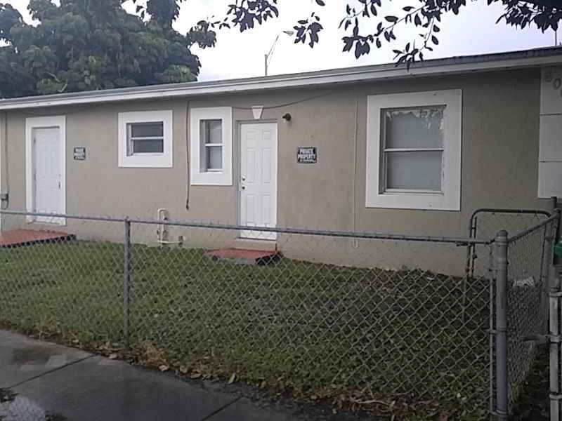 600 NW 116th Terrace - Photo 2 of 4