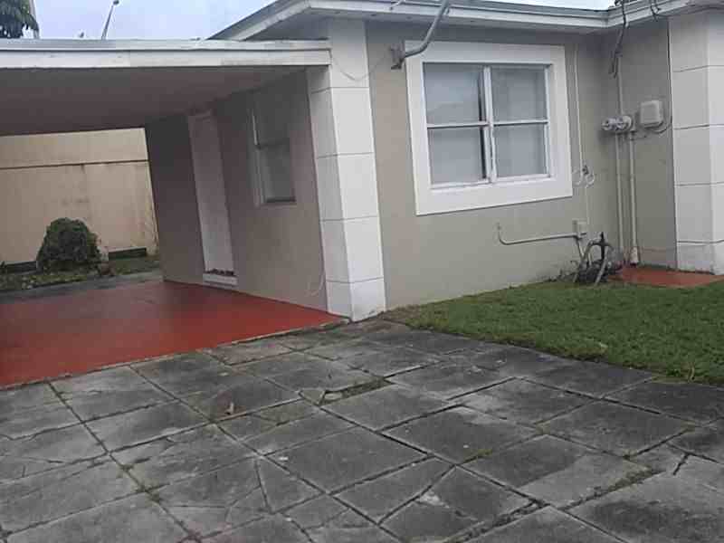 600 NW 116th Terrace - Photo 3 of 4