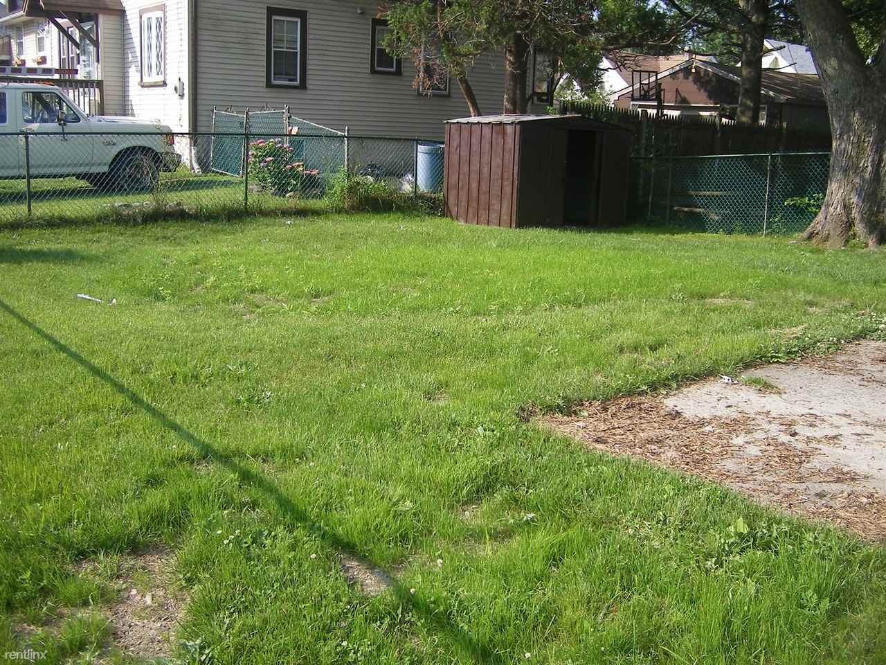 4422 Remington Ave - Photo 2 of 5