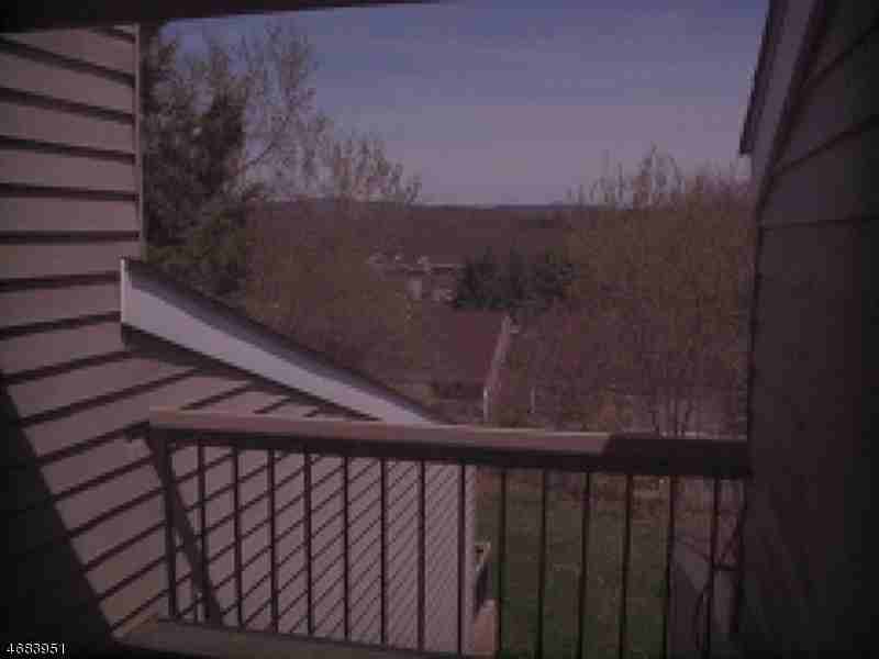 30 Hillside Ct - Photo 2 of 8