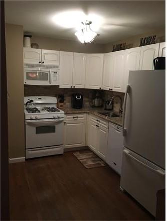 521 Cricket Ln - Photo 2 of 7