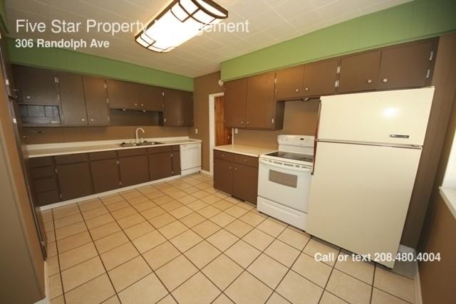 306 Randolph Ave - Photo 3 of 10