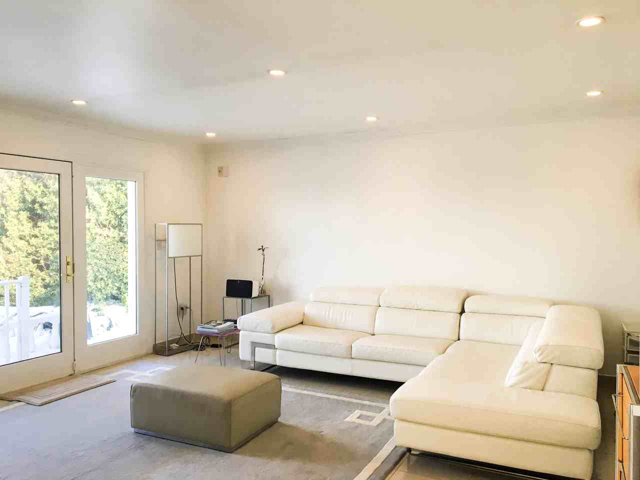 10 Beach Hill Dr - Photo 2 of 11