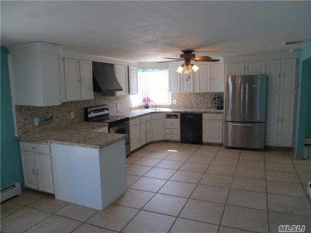 30 Manor Ln - Photo 3 of 16