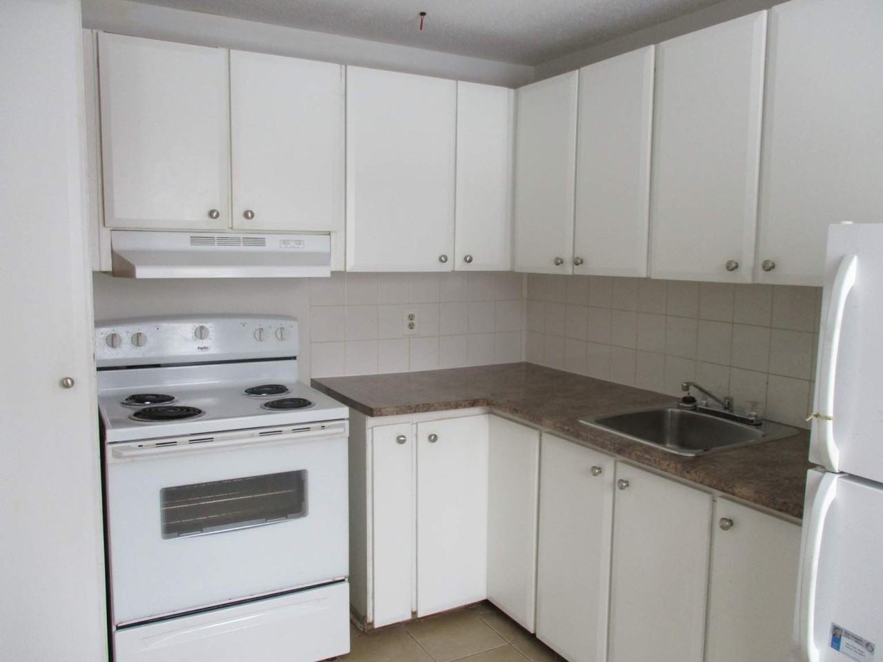 6815 Bilberry Dr - Photo 3 of 10