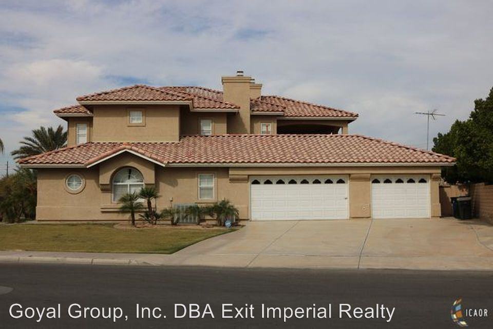 1300 Jean Robinson Ct - Photo 2 of 10