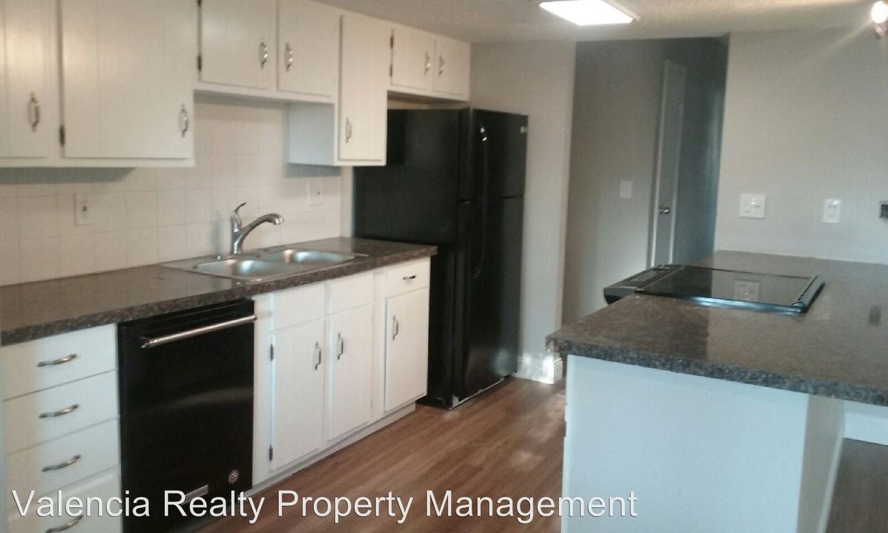 16207 Frost Dr - Photo 3 of 8