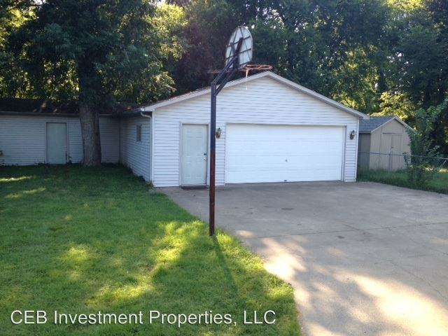 1253 S 7th St - Photo 2 of 2