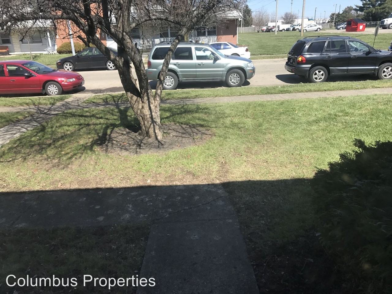 1683 1/2 Oak St - Photo 2 of 18