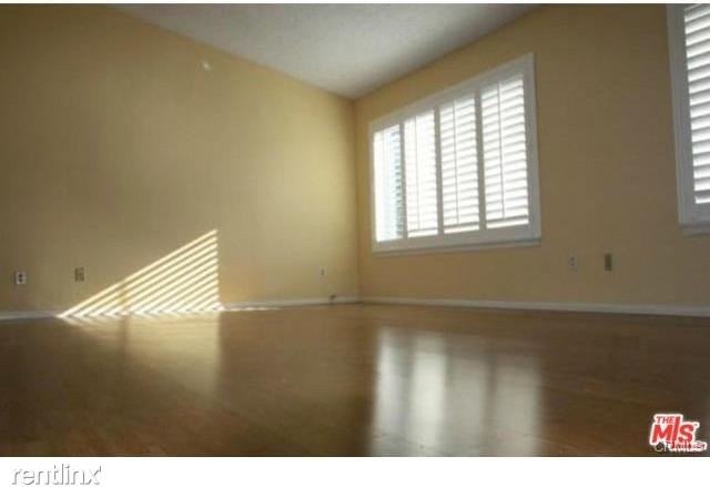 12067 Turtle Springs Ct - Photo 2 of 7