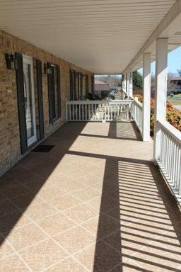 101 Crestview Dr #1 - Photo 3 of 20