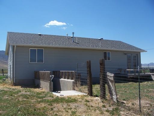 475 E 100 N - Photo 3 of 11