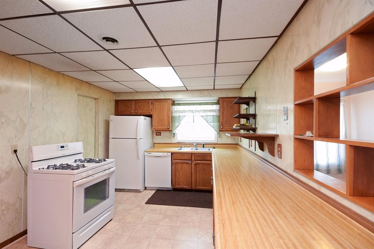 2711 Grand Blvd - Photo 3 of 10