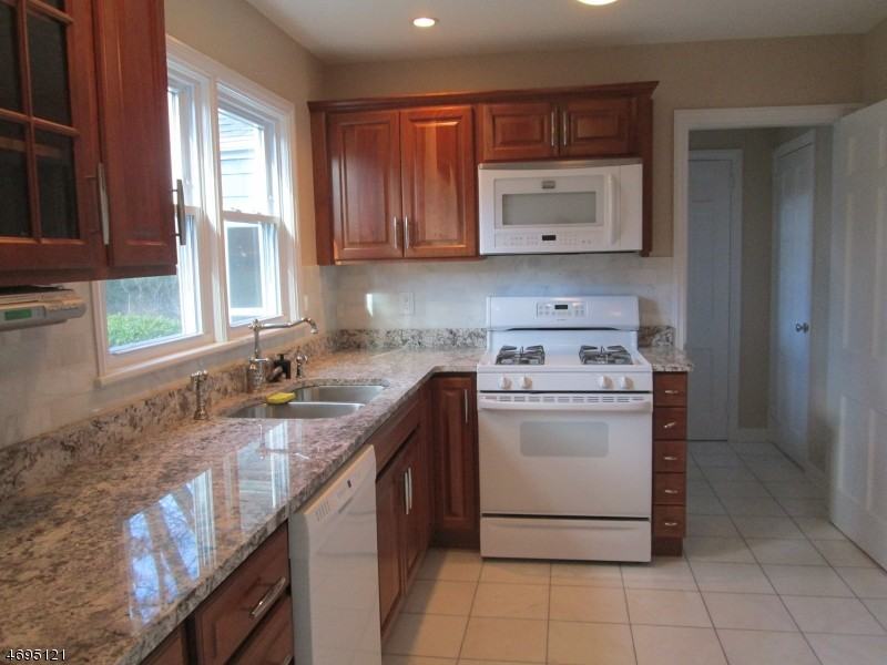 1921 Stony Brook Cir - Photo 2 of 8