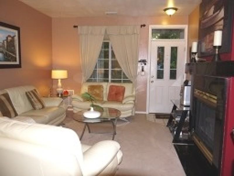 13 Wentworth Rd - Photo 3 of 4