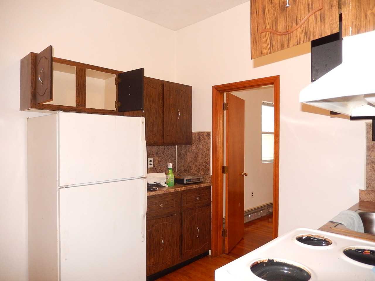 Temple St #1R - Photo 2 of 5