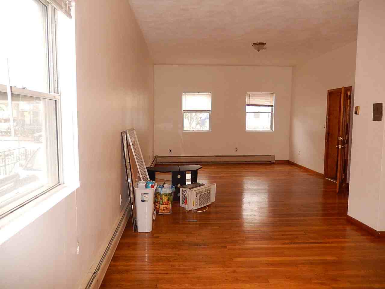 Temple St #1R - Photo 3 of 5