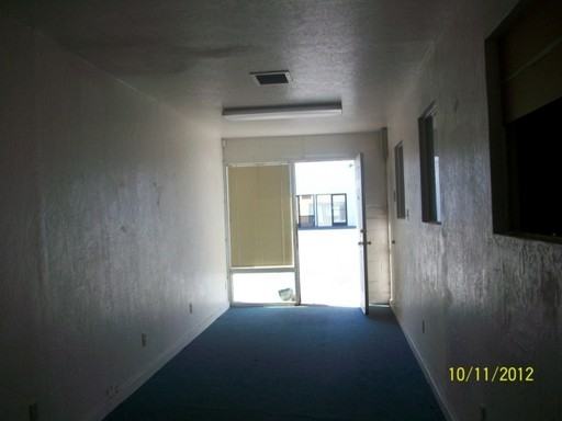 945 Wall St #4 - Photo 2 of 8