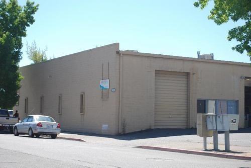 945 Wall St #4 - Photo 3 of 8