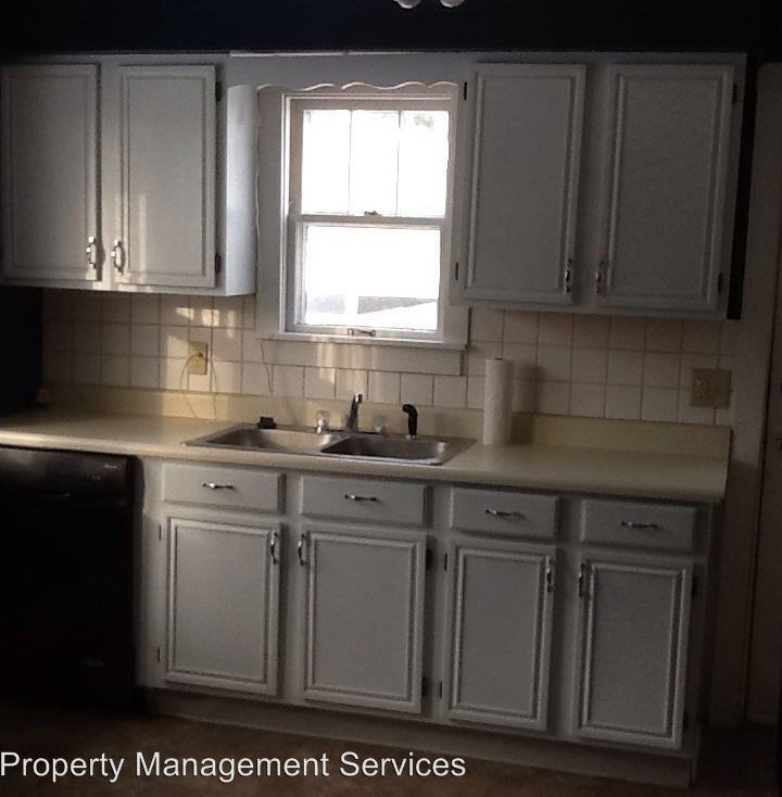 139 Crescent St - Photo 2 of 11