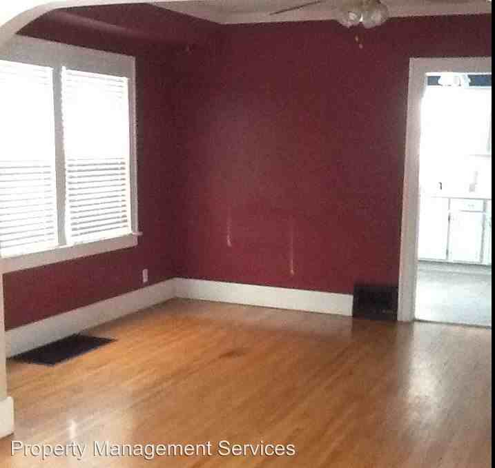 139 Crescent St - Photo 3 of 11