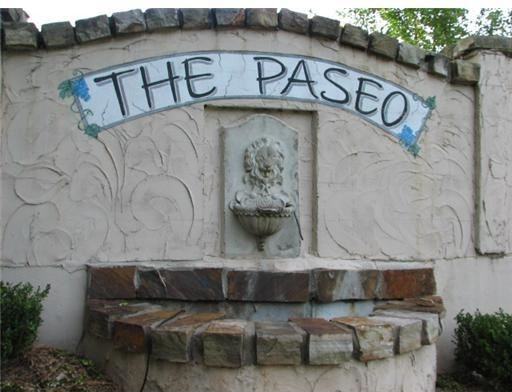 386 S University Ave - Photo 2 of 8