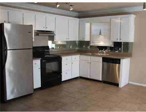 386 S University Ave - Photo 3 of 8