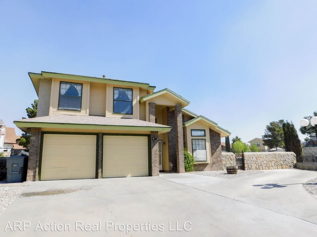 11531 Clear Lake Cir - Photo 2 of 24