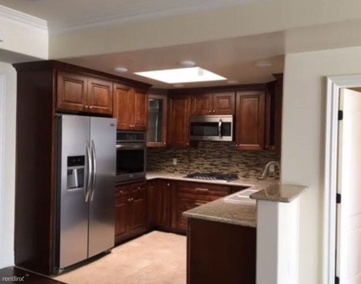 110 N Hollywood Way - Photo 2 of 16