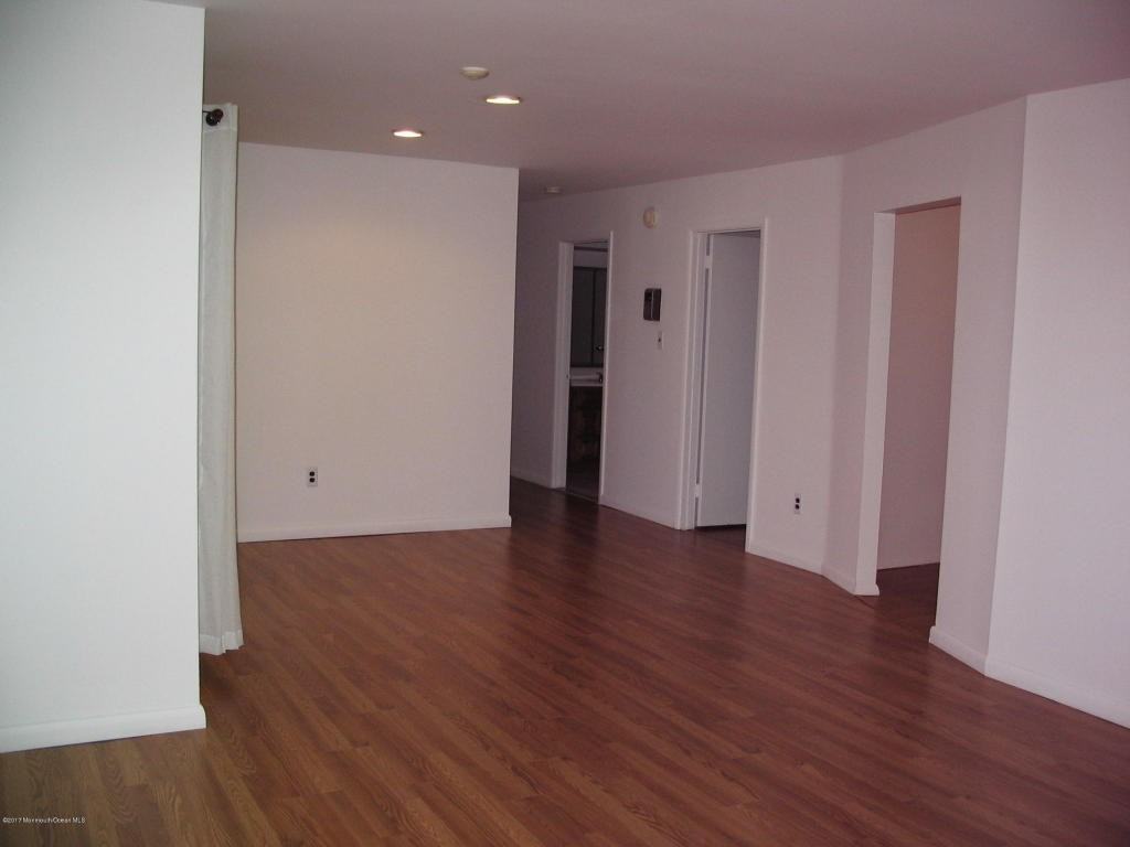 84 Amberly Dr #F - Photo 3 of 11