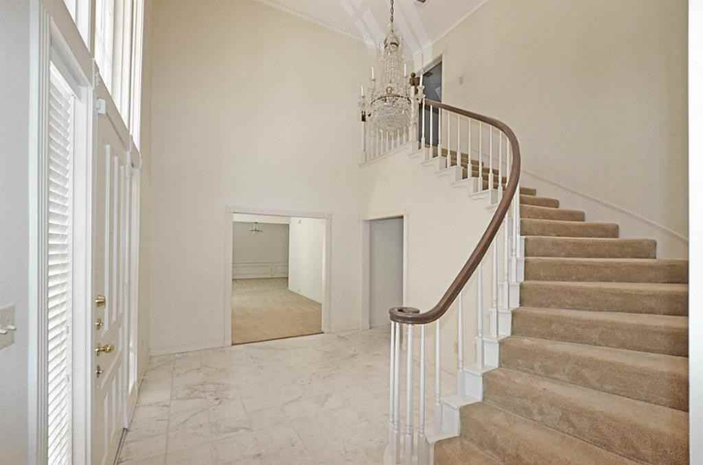 11314 Williamsburg - Photo 3 of 32