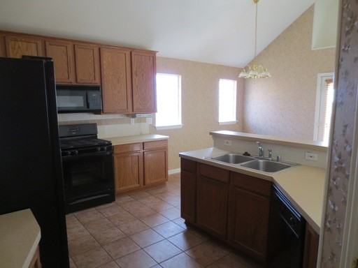 739 Kilbridge Ln - Photo 2 of 8