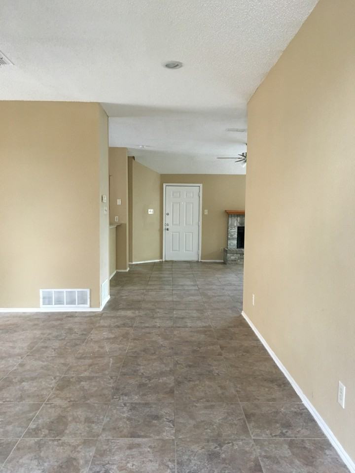 2720 Clovermeadow Dr - Photo 2 of 38