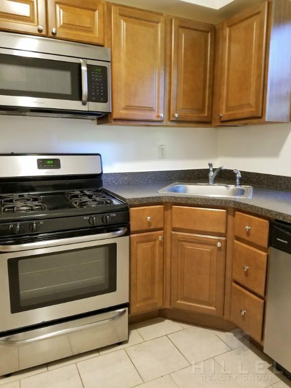 34-15 Parsons Blvd #4R