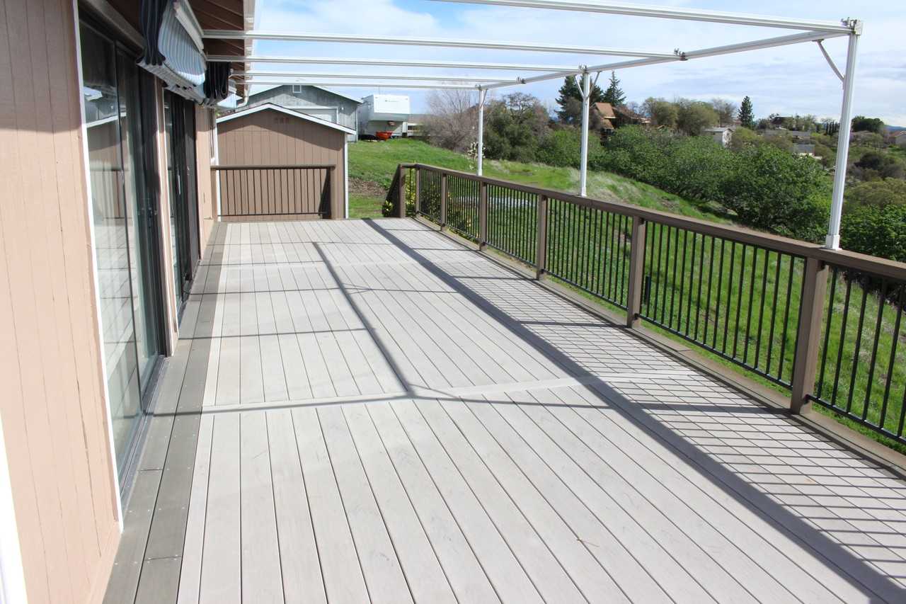 3415 Lakeview Dr - Photo 2 of 17