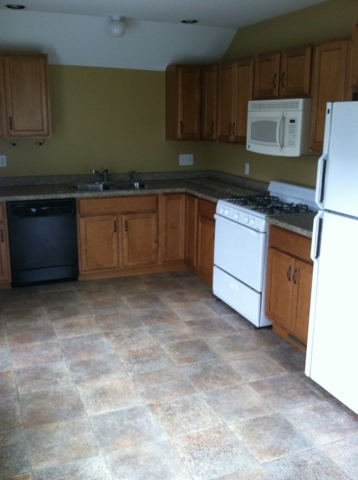 48 Hartsen St #48UPSTAIRS - Photo 2 of 3