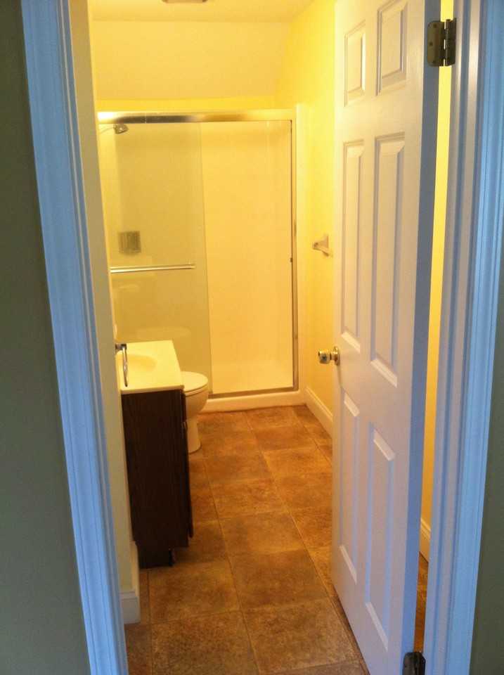 48 Hartsen St #48UPSTAIRS - Photo 3 of 3