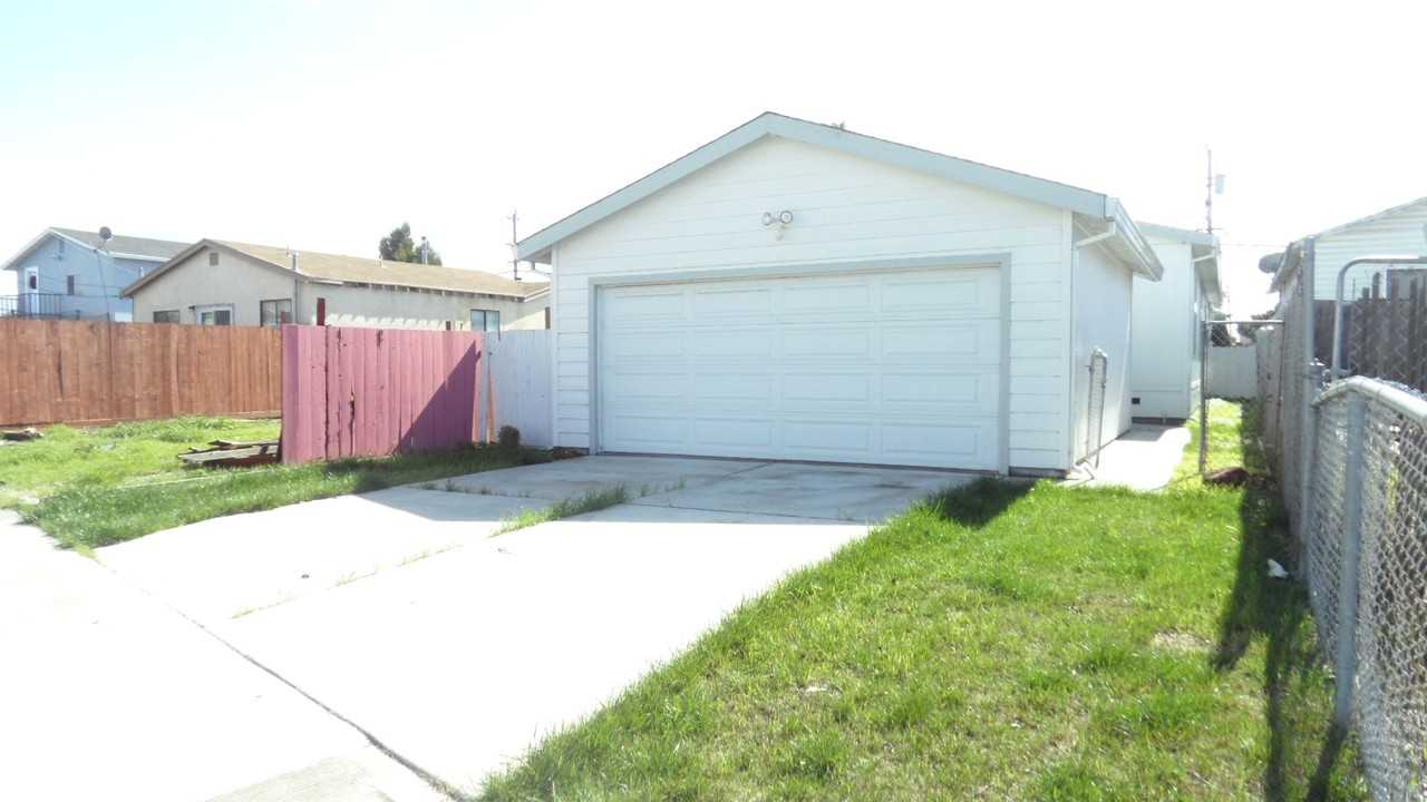 1601 Pine Ave - Photo 2 of 9