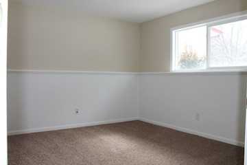 396 Heisler Ct - Photo 3 of 17