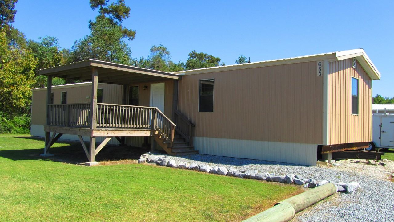 653 E Bayou Rd - Photo 2 of 15